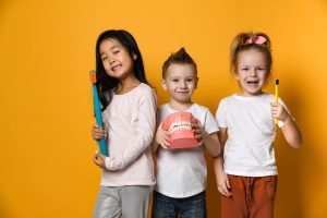 young kids visiting the dentist
